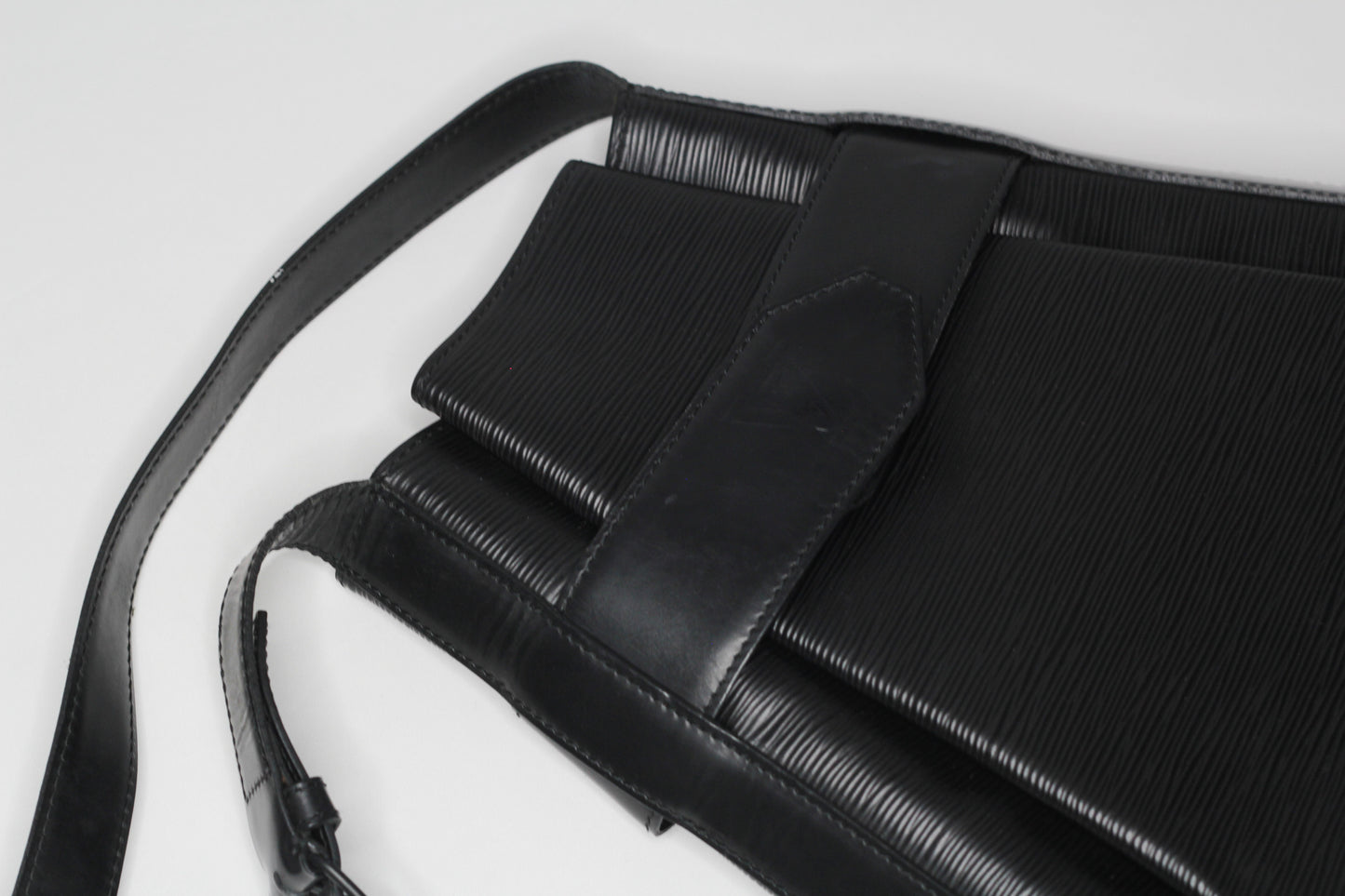 Louis Vuitton Sac d'Epaule Bucket Bag PM Black Leather