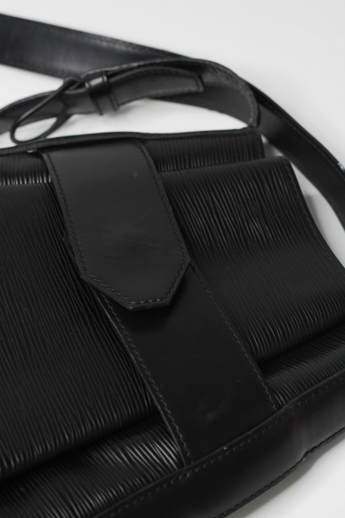 Louis Vuitton Sac d'Epaule Bucket Bag PM Black Leather
