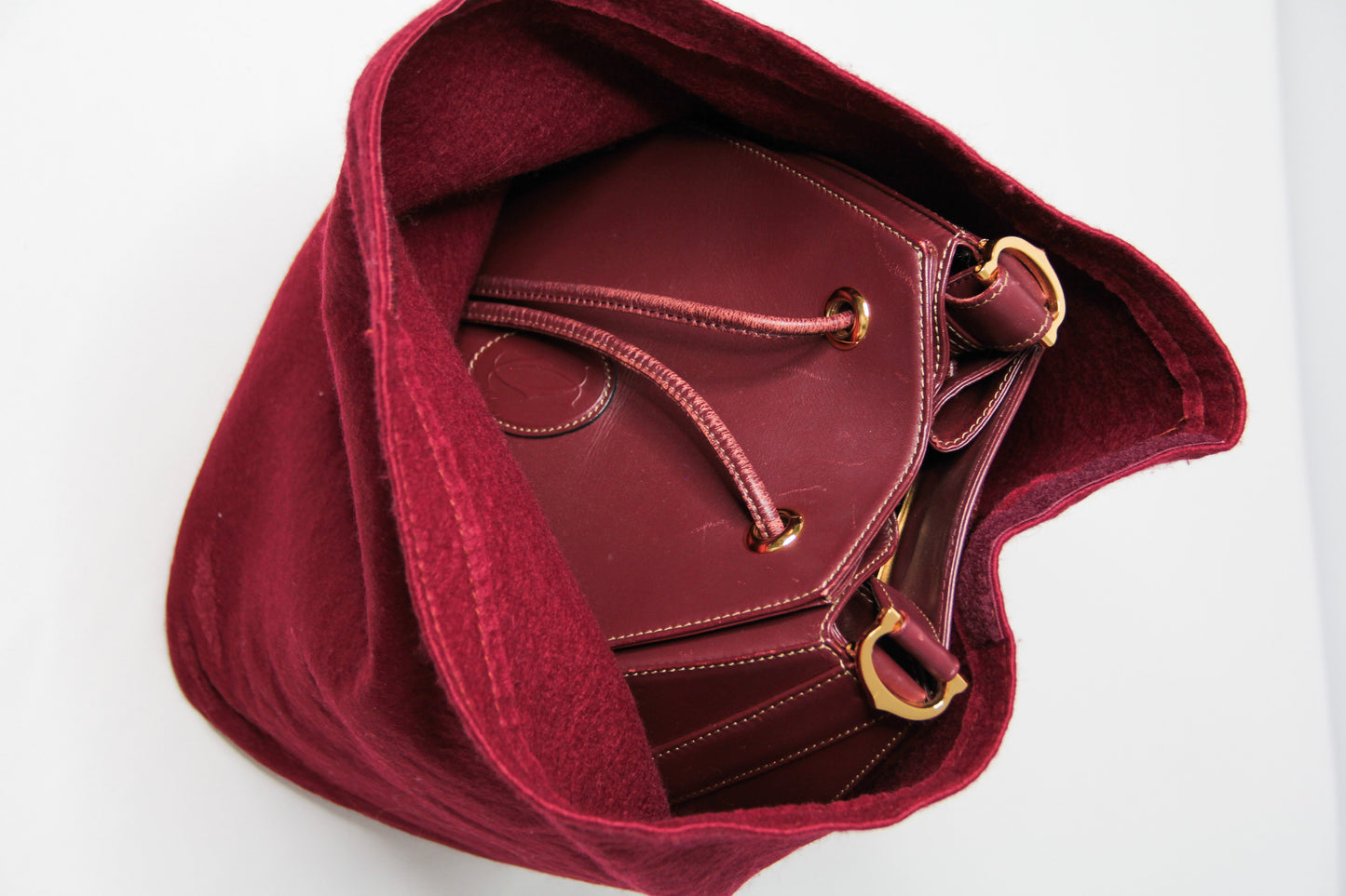 Must de Cartier Drawstring Shoulder Bag Bordeaux Leather