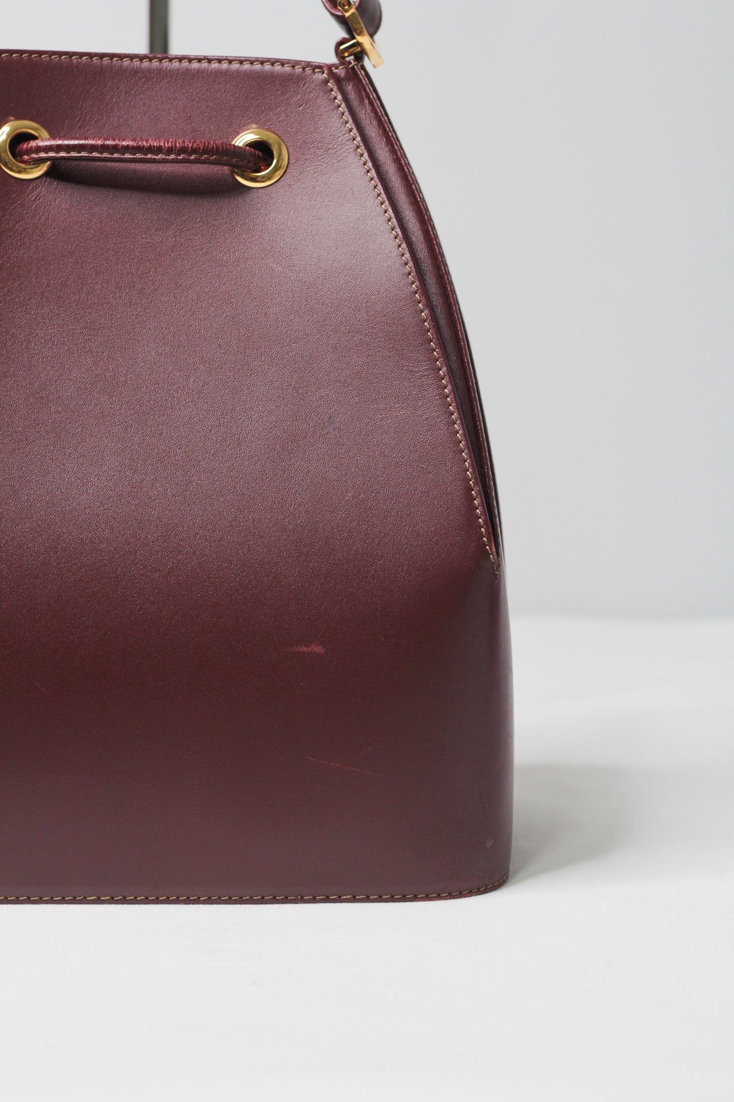 Must de Cartier Drawstring Shoulder Bag Bordeaux Leather