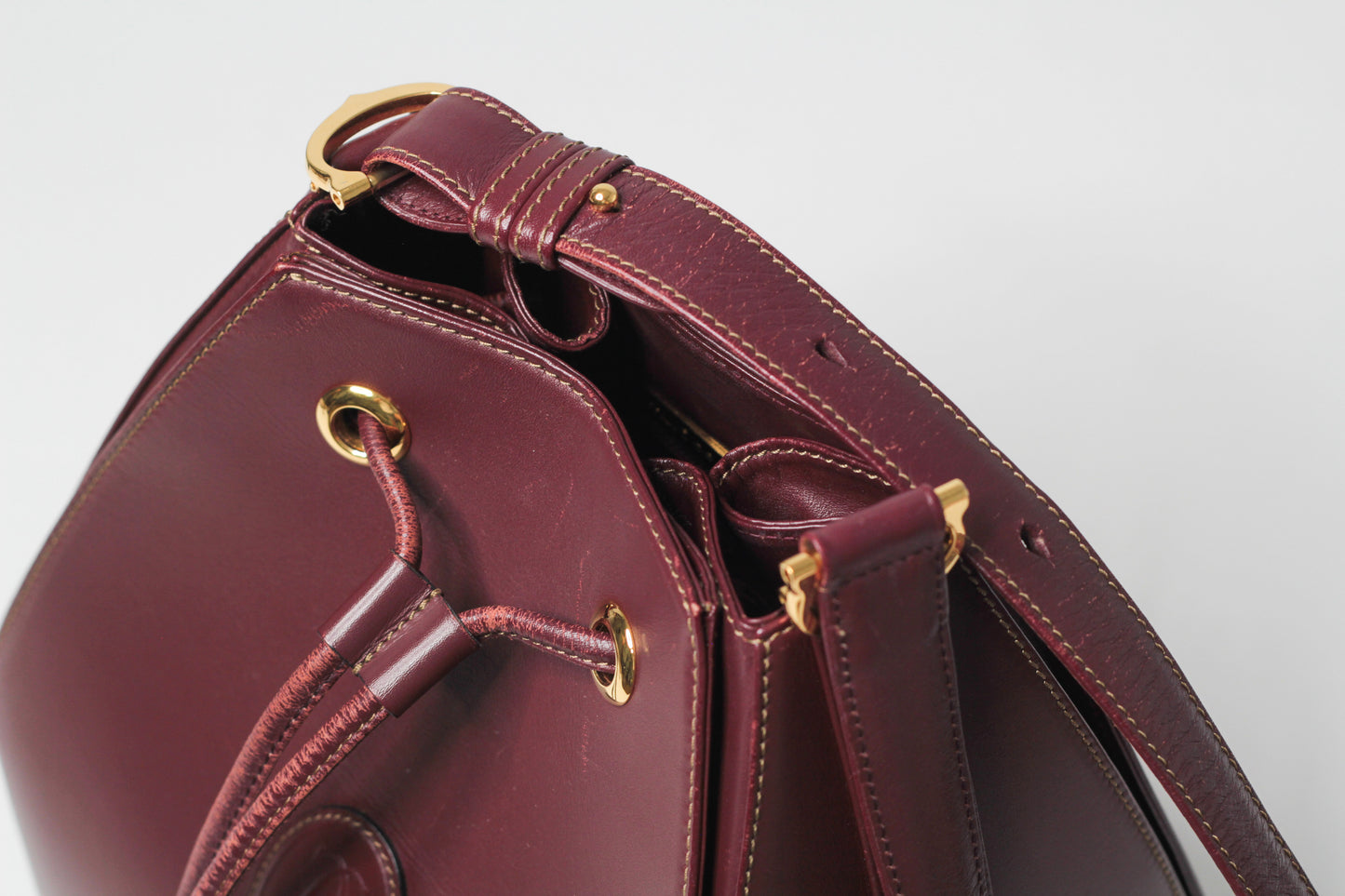 Must de Cartier Drawstring Shoulder Bag Bordeaux Leather