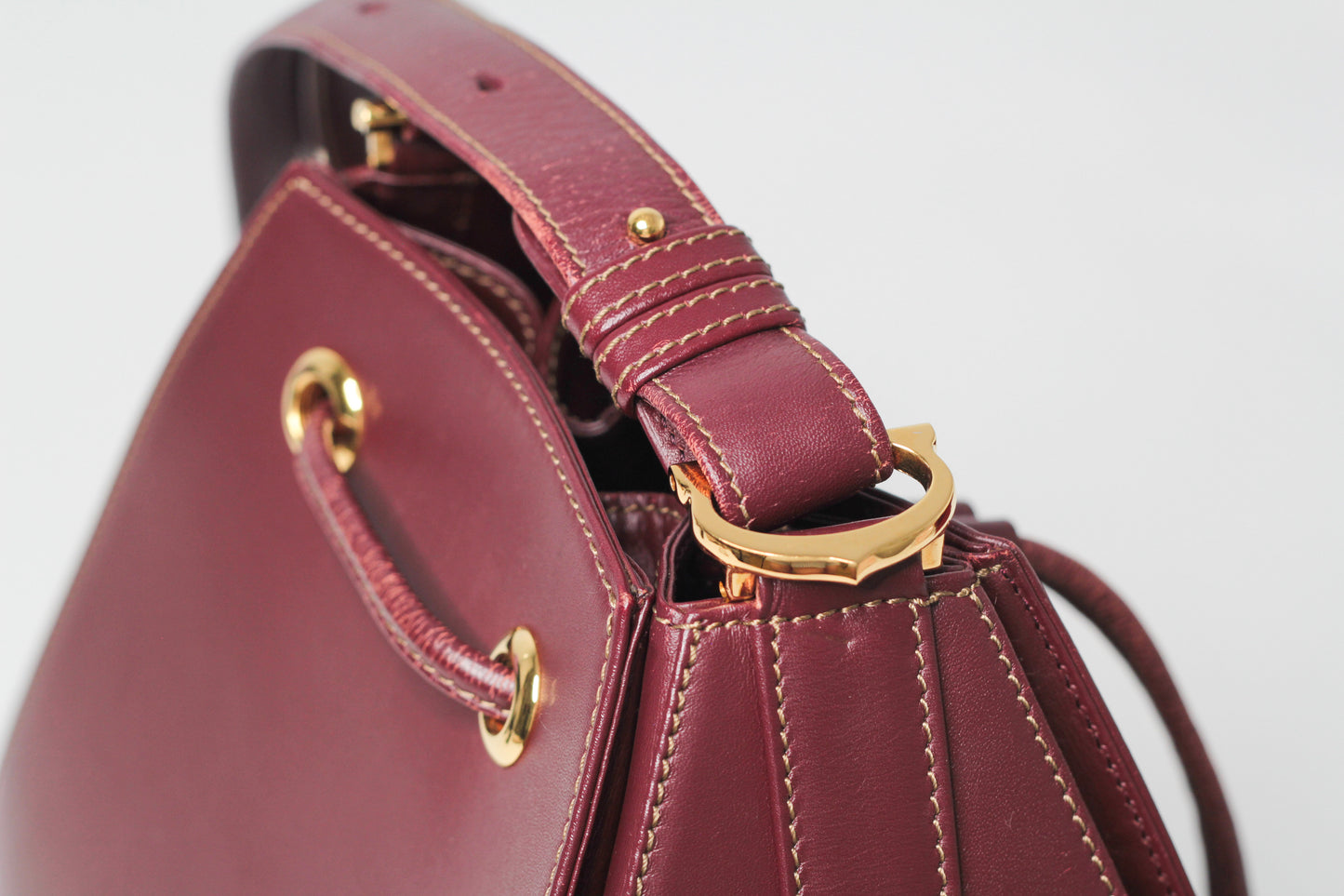Must de Cartier Drawstring Shoulder Bag Bordeaux Leather