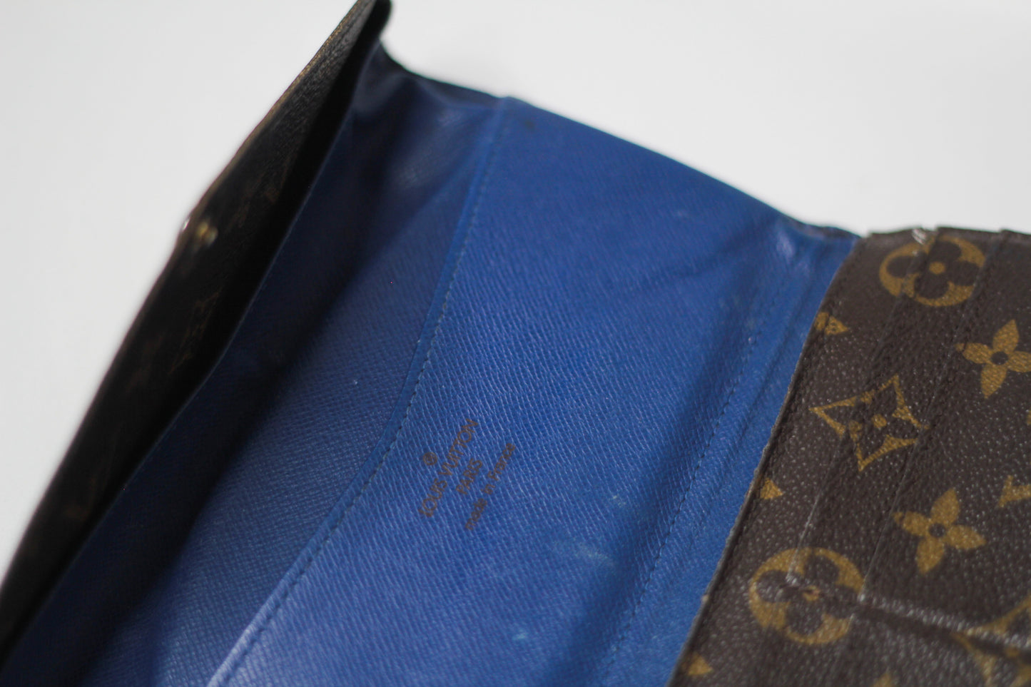 Louis Vuitton Wallet Brown Monogram (blue inside)