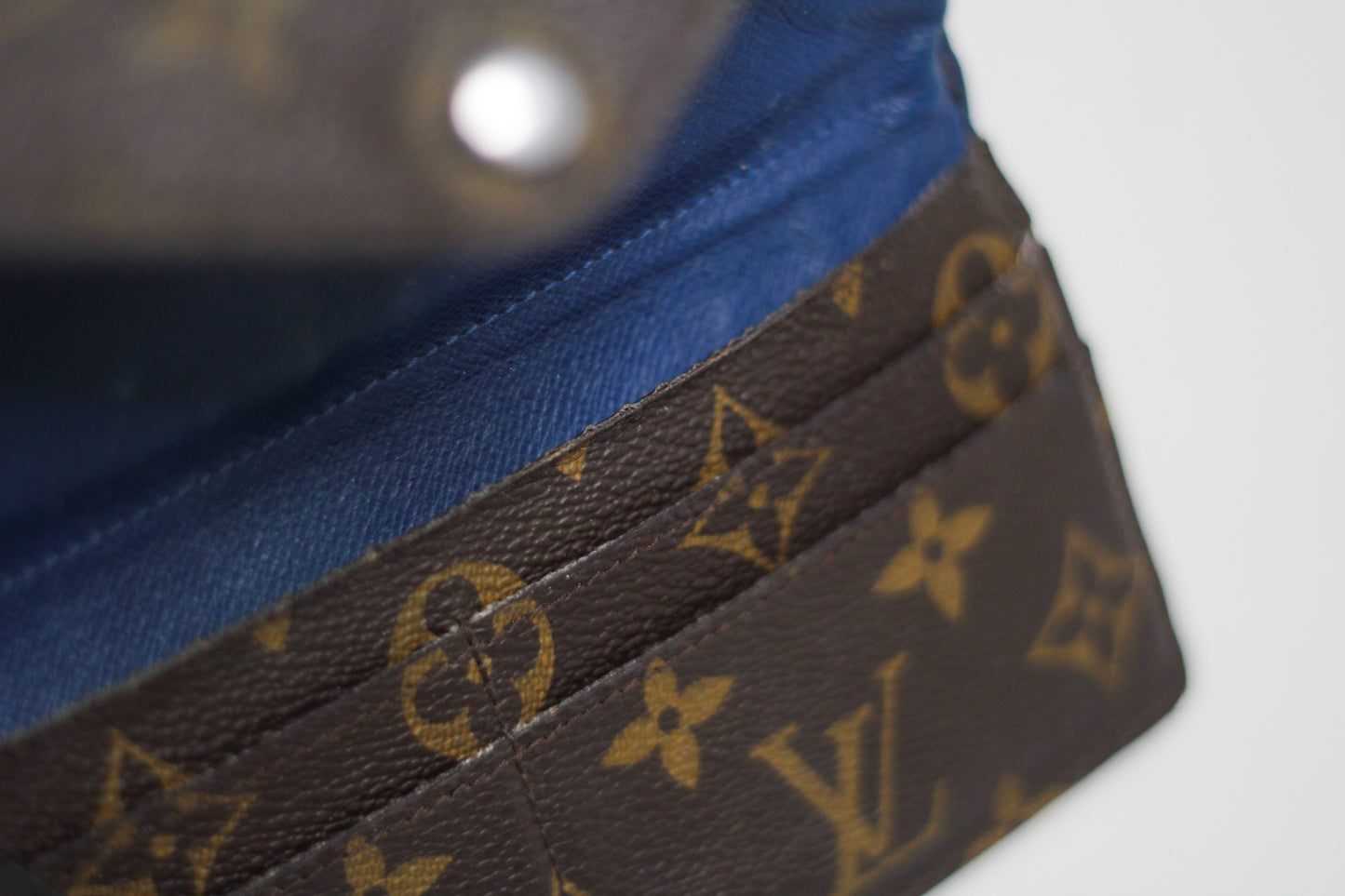 Louis Vuitton Wallet Brown Monogram (blue inside)